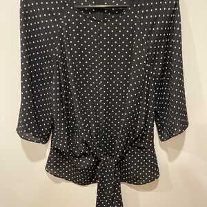 Vince Camuto Black and White Tie Front‎ Blouse, size XS